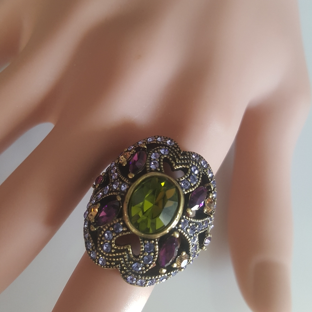 Heidi Daus ring size 7 large purple and green